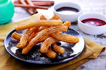 Churros zur Adventszeit in Barcelona - fluege.de Travel Insights