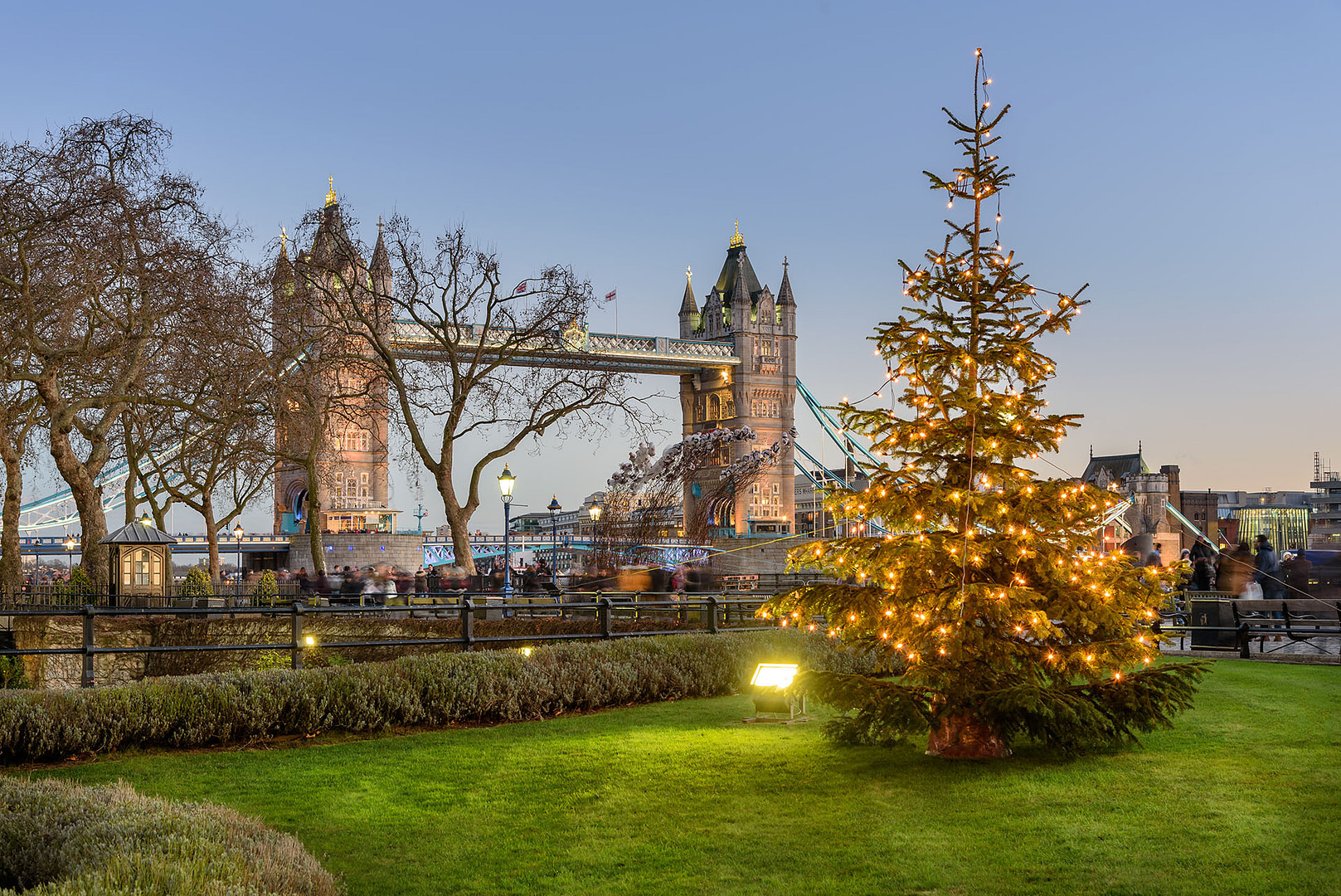 London Tower Bridge Adventsgewinnspiel Fluege.de
