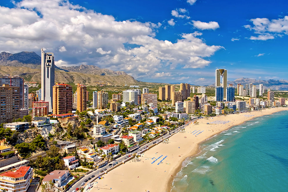 Wolkenkratzer am Strand von Benidorm