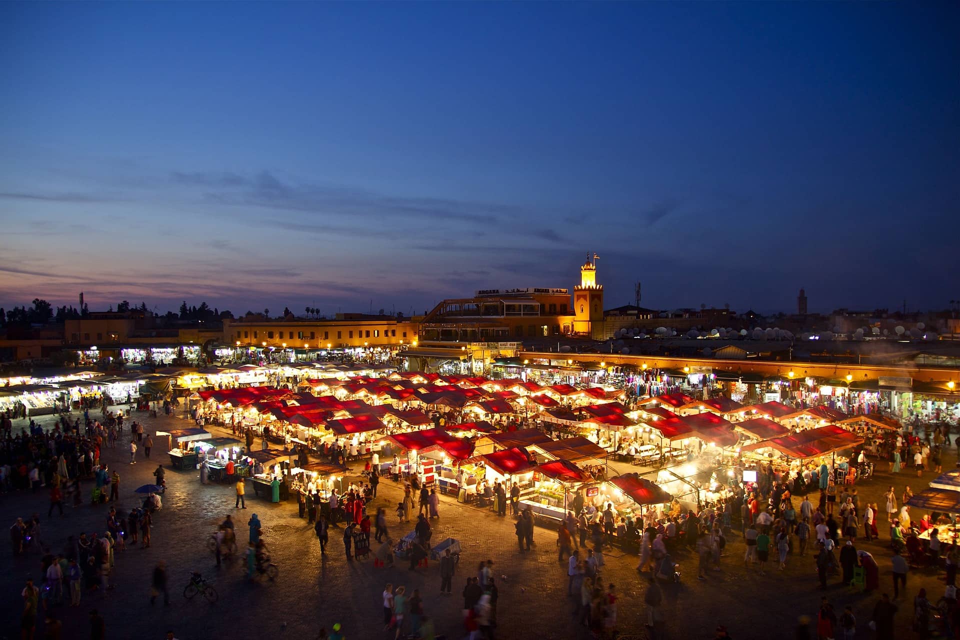 Beleuchteter Markplatz von Marrakesch