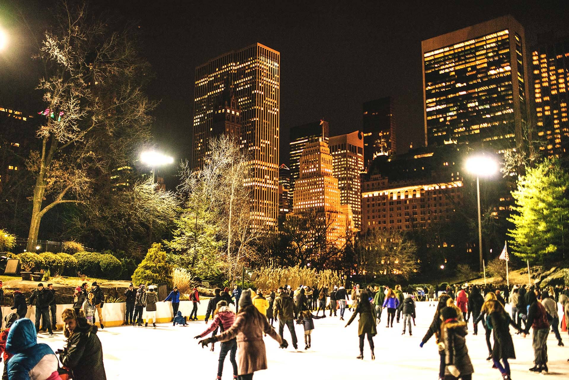 New York Central Park im Winter mit Schlittschuhfahrern