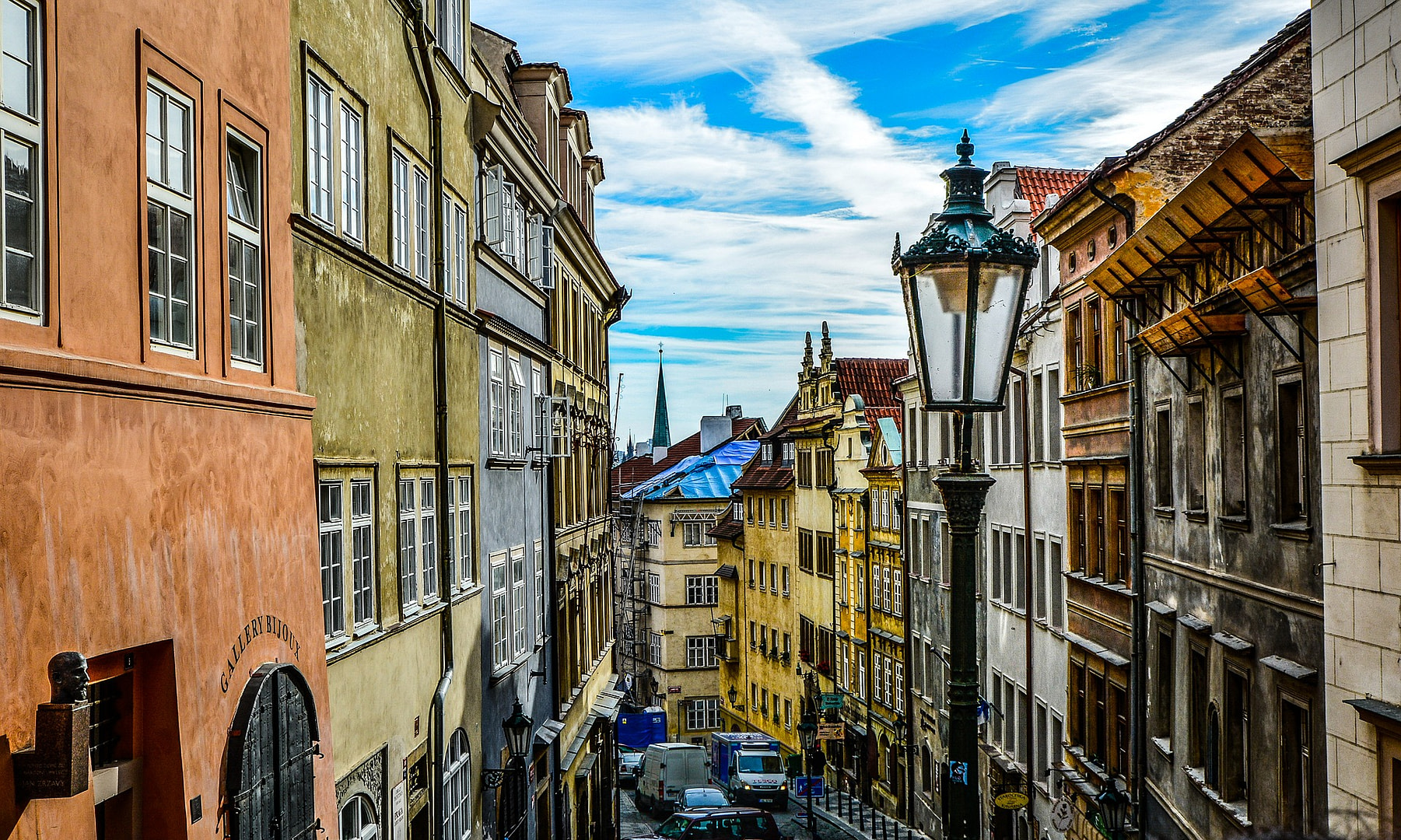 Enge Stra&szlig;en und Gassen in Prag