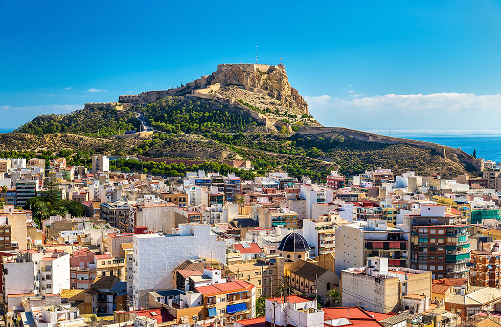 Santa Barbara Burg auf dem Berg Benacantil über Alicante